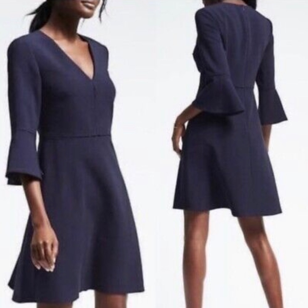 Banana Republic V-Neck Fit and Flare 3/4 Flutter Sleeve Dress, Size 4